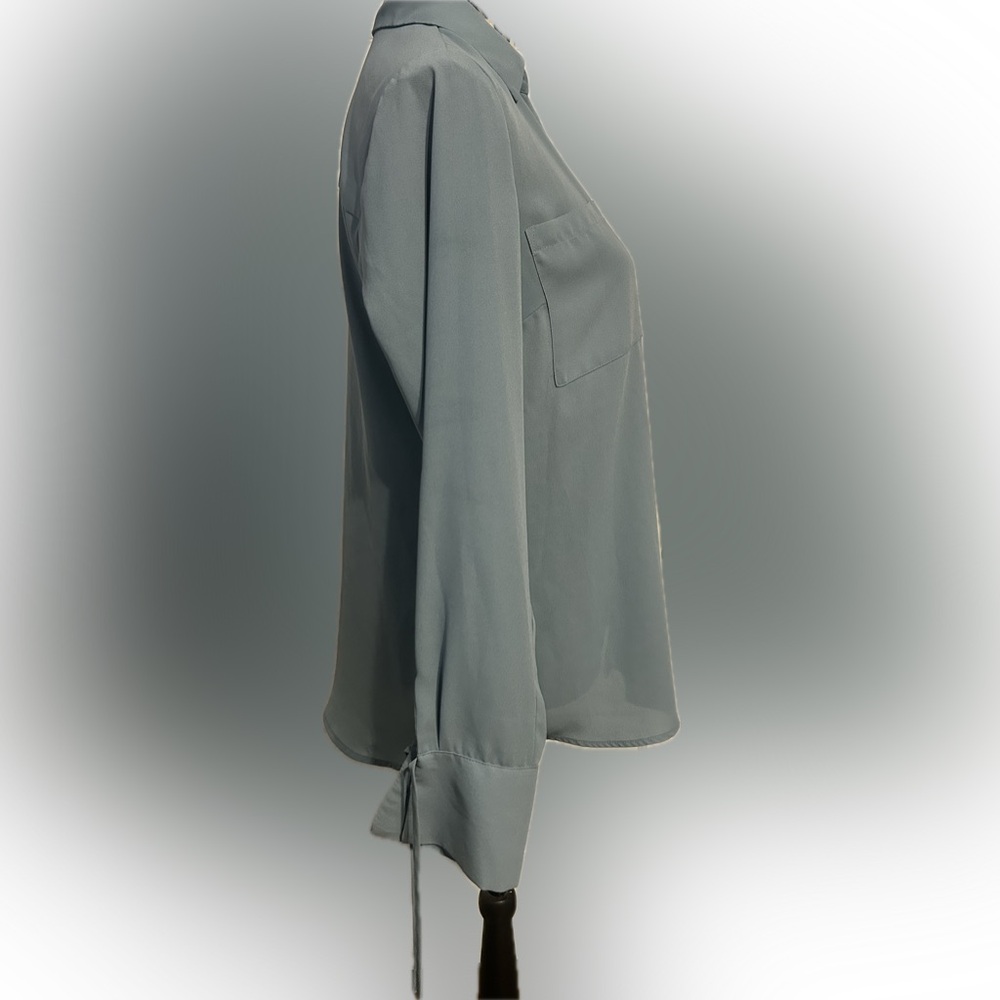 Candie’s brand Button Up blouse, Size Large, Smoke Blue color